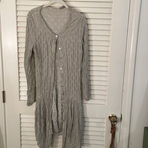ELEMENTE Clemente Mother of Pearl Button Down Puckered Long Balloon Sweater